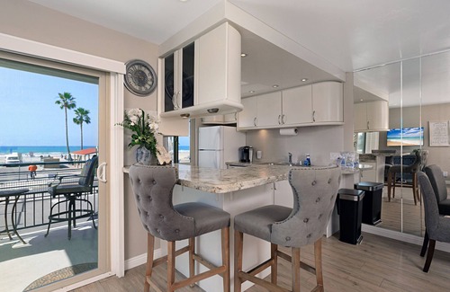 Townsite Condo | 215A - Beautiful Sunsets, Beach View, Free Wifi
