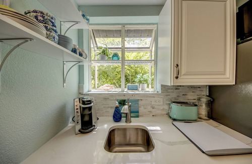 Fort Myers Beach Apartment | 216 Pearl St - Cozy Dog Friendly Cottage Apartment by the Beach!