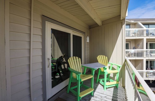 North Forest Beach Villa | 219 Breakers: Beachside Villa with Free Bikes. 1 Br. 1 Bath.