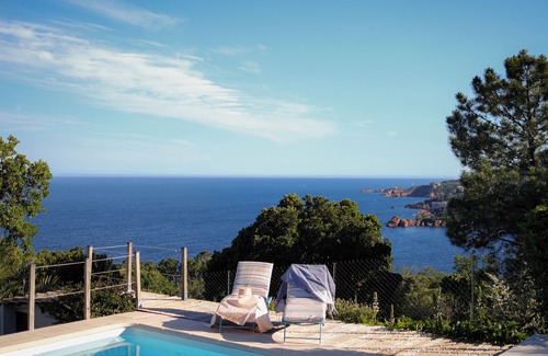Antibes Old Town Villa | (219) Magnifique Villa 170m2 Vue Mer Piscine Climatisée Jardin Parkings