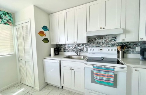 Bolongo Bay Condo | 22-12 Sea Cliff · Ocean Serenity! Directly on the Water @Sea Cliff!