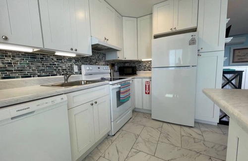 Bolongo Bay Condo | 22-12 Sea Cliff · Ocean Serenity! Directly on the Water @Sea Cliff!