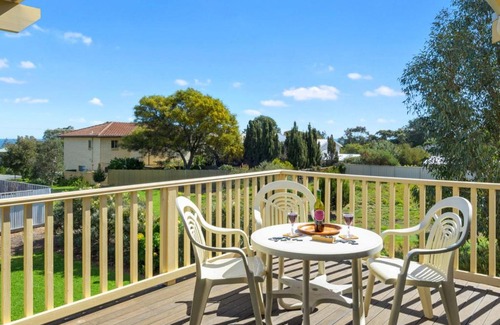 Carrickalinga House | 22 Broadbeach Drive