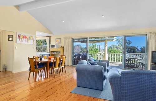 Carrickalinga House | 22 Broadbeach Drive
