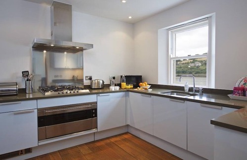 Dartmouth Cottage | 22 Dart Marina