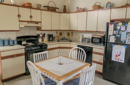 Cape May Point Condo | 221 Stites Avenue Unit #5(3BR/2BA)Beach Block