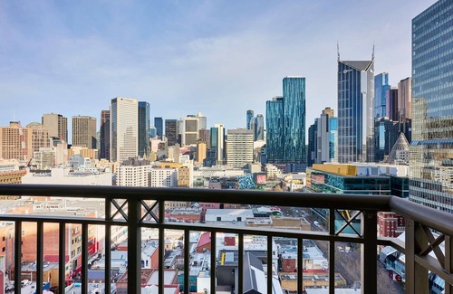 Melbourne Central Business District Apartment | 222 Stay on Russell Perfect City Getaway