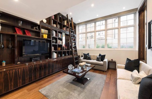 Knightsbridge House | 22PSM · Spectacular Knightsbridge House | Harrods 1 minute