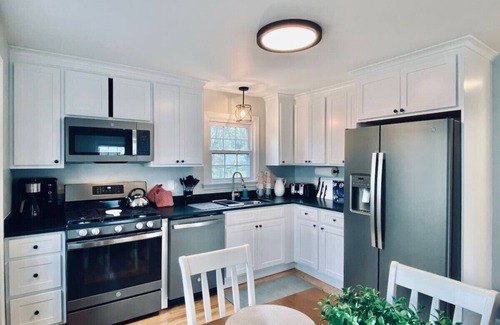 Southington Apartment | #23 *COMFORT & LUXURY* 3 BR/2 BA House