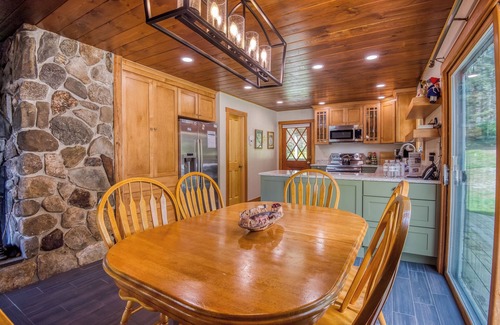 Rangeley House | 🐾23 Dolman - Amalaran - 360' of frontage on Dodge Pond, dog friendly
