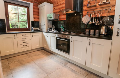 Morpeth Cottage | 23 LAKESIDE DRIVE, pet friendly, country holiday cottage in Felton