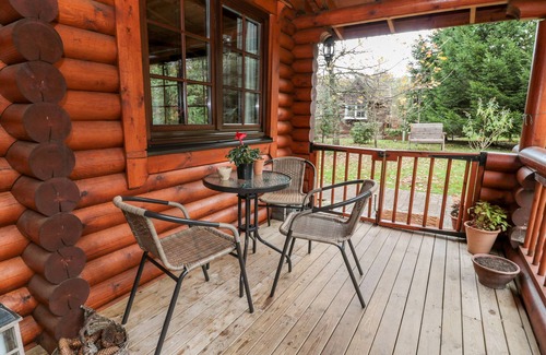 Morpeth Cottage | 23 LAKESIDE DRIVE, pet friendly, country holiday cottage in Felton