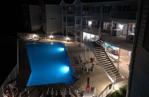 Delavan Lake Condo | 230 - Beautifully Updated 1 Bedroom Condo Suite