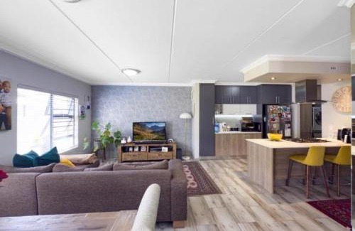 Greater Johannesburg Metropolitan Area Apartment | 231 Whisken Ave, Crowthorne Ah