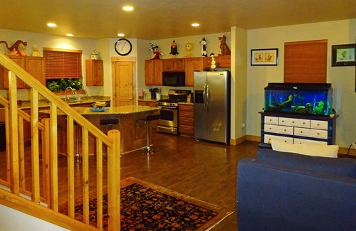 Bear Hollow Village House | 2334SF Ski Retreat-Sleeps 12 & incl. Clubhouse Amenities! Close to Everything!