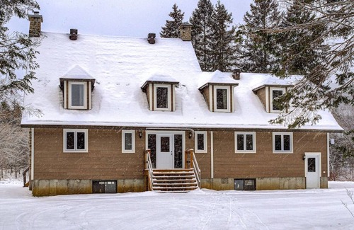 Saint-Gabriel-de-Valcartier House | 2355/2 · Villa des pins
