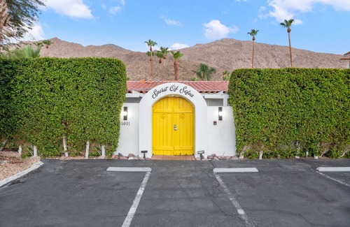 Tahquitz River Estates House | 23BR Designer Concept Buyout! True PS Experience!