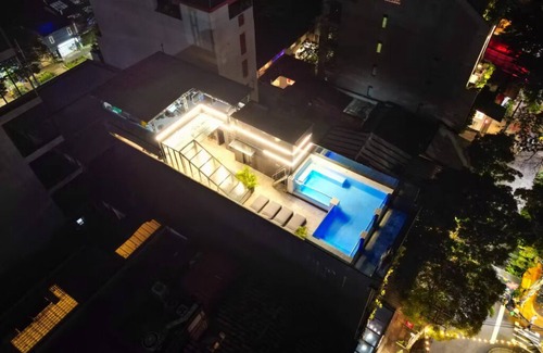 Zona Rosa House | 23BR LUXURY PARQUE LLERAS VILLA 3 POOLS