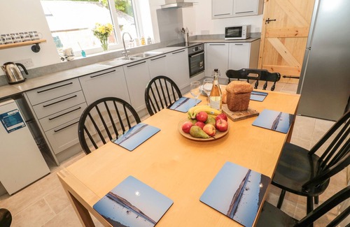 Woodhorn Cottage | 24 HAUXLEY LINKS, family friendly, character holiday cottage in Amble