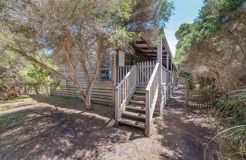 Smiths Beach House | 24 Marlin Street, Smiths Beach cabin getaway!