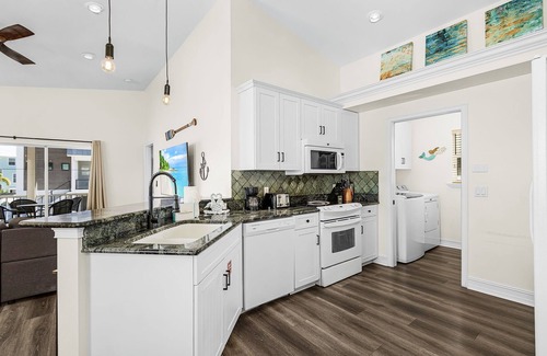 Fort Myers Beach House | 241 Palm Island: 3BR w/Heated Pool