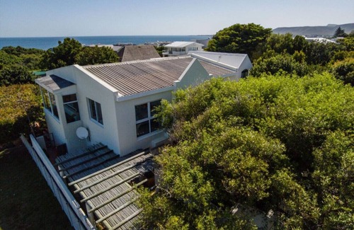 Voelklip House | 245 on 10th - Pet friendly, inverter, at the beach