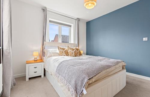 Moffat House | 247 Serviced Accommodation in Telford 4BR House