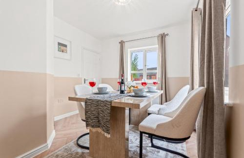 Moffat House | 247 Serviced Accommodation in Telford 4BR House