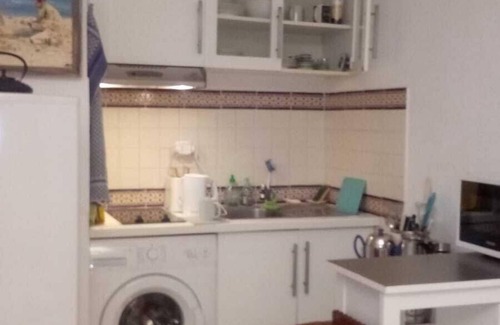 Sanary-sur-Mer Apartment | 24m2 studio in private property with swimming pool and private parking space.