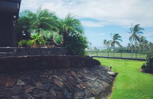 Punaluu Condo | #25 Hula Hut Best Value near Volcano Park & Black Sand Beach