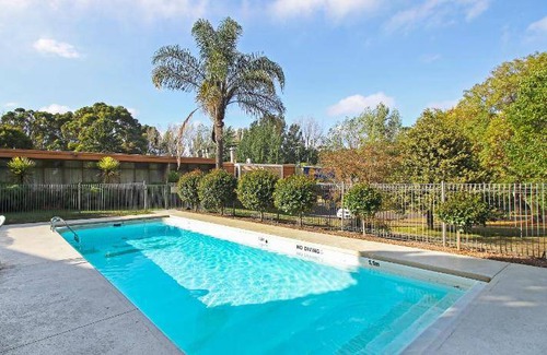 Newborough Hotel | 25 m² Motel ∙ 127 guests