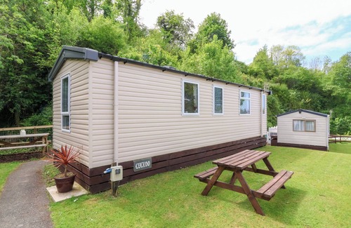 Combe Martin Cottage | 25 MANLEIGH PARK, pet friendly, with a garden in Combe Martin
