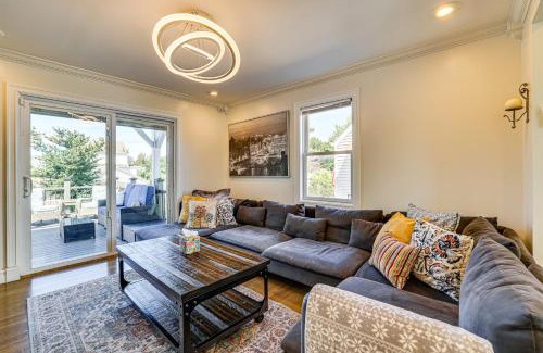 East Shore House | 25 Mi to Powder Ridge Mtn Park Home with Hot Tub!