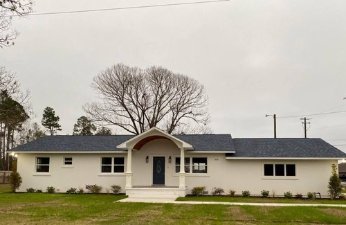 Florida Panhandle House | 25 min drive to Pcola Beach, Large home, Newly Remodeled