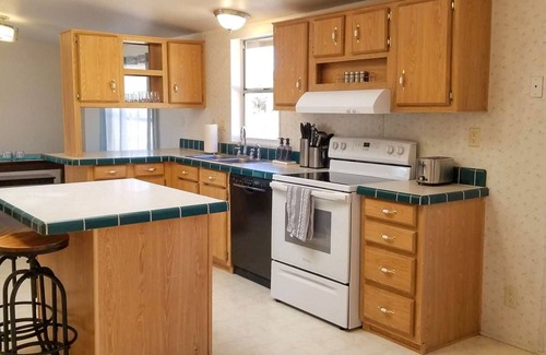 Cornville House | 25 mins to Sedona - Large Desert Retreat