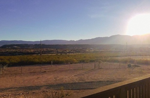 Cornville House | 25 mins to Sedona - Large Desert Retreat