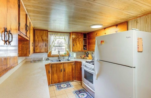 Marvel House | 25 minutes from Durango! Cabin on 2 fenced acres!