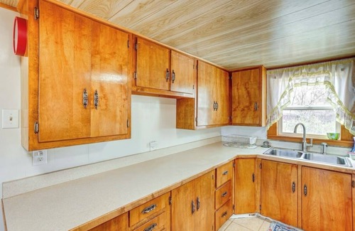 Marvel House | 25 minutes from Durango! Cabin on 2 fenced acres!