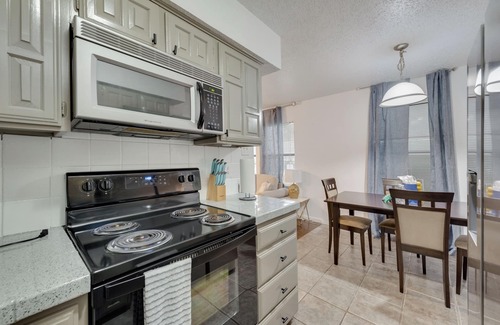 Irving Apartment | 25% OFF 1BD DFW, HWY183/161, Private Yard - Irving