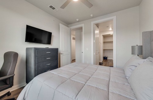 North Richland Hills Apartment | 25% OFF 2BD VR Game RM Med Ctr. NRichland NRH201