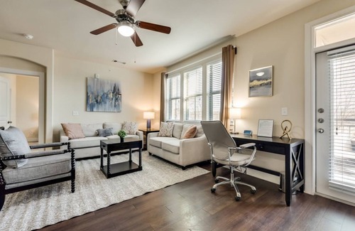 Oak Cliff Apartment | 25% OFF-3BD-Pool-Dallas-HWY30/35E-Dallas