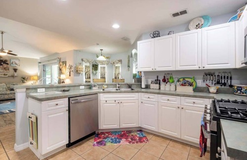 Tuscan Ridge Villa | 25%off/Close to Disney/Hot Tub/Private Pool/Fenced