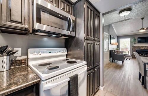 Irving Apartment | 25% OFF I18 - Serene 2BD Condo HWY161/183 DFW South - I18