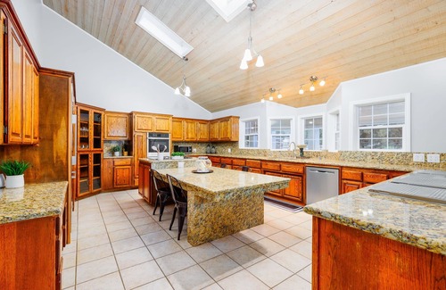 Murrieta House | 25% Off Nov 13-16! Amazing Pool, Hot Tub, V-Ball