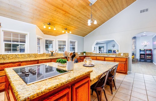 Murrieta House | 25% Off Nov 13-16! Amazing Pool, Hot Tub, V-Ball