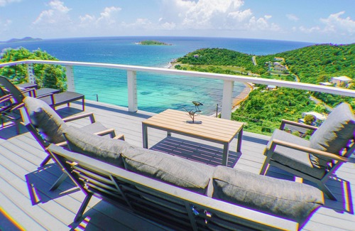 Estate Enighed Villa | 25% off October. Relax and fall asleep to the sound of the ocean! 🌊