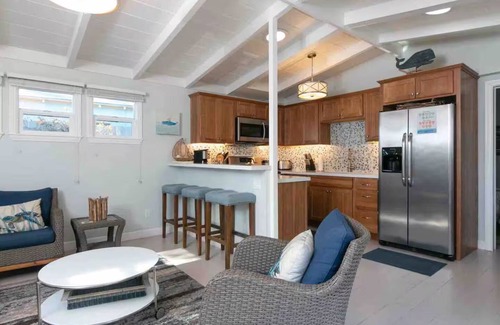 Pierpont Bay House | 25% Off Sept! Walk To Beach, Beautiful Ocean Views