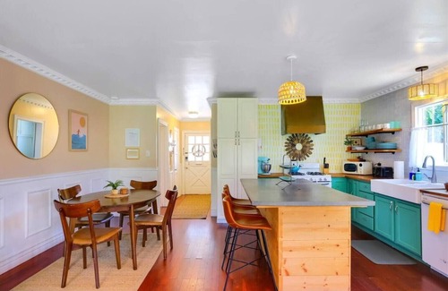 Ventura House | 25%Off Sept WkDays Cozy, Clean & Spacious, Hot Tub