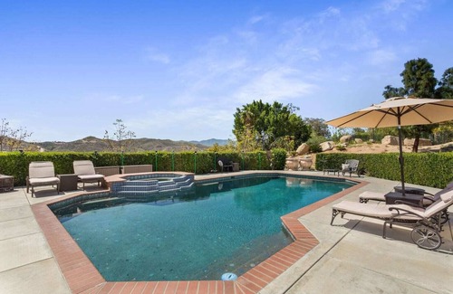 Perris House | 25% Off Sept WkDays W/Pool & Hot Tub, Great Views!