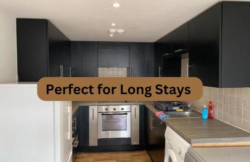 Woolwich Apartment | 25 PERCENT OFF Monthly Stays 2Bed Serviced Apartment London Business & Family Guests Free WIFI & NETFLIX Sleeps 4!